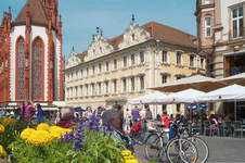 Marktplatz mit Falkenhaus und Marienkapelle (c) Congress-Tourismus-Wuerzburg, Fotograf A. Bestle